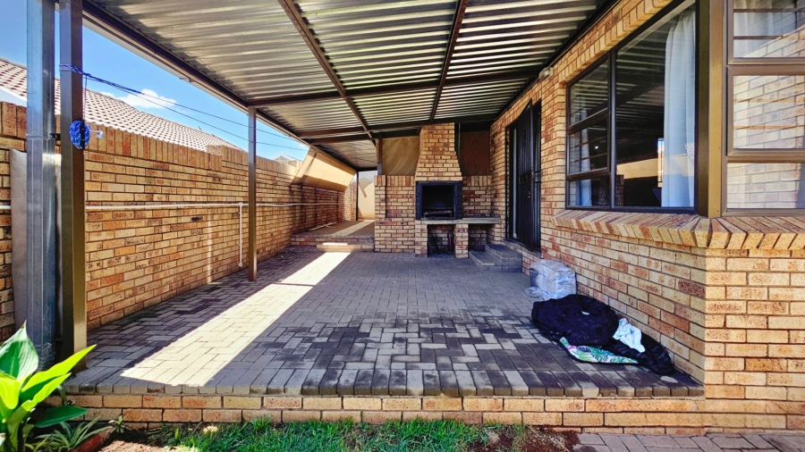 2 Bedroom Property for Sale in Hillside Free State
